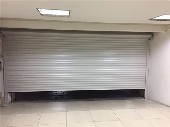 濟(jì)南市歷城區(qū)電動卷簾門怎樣安裝?